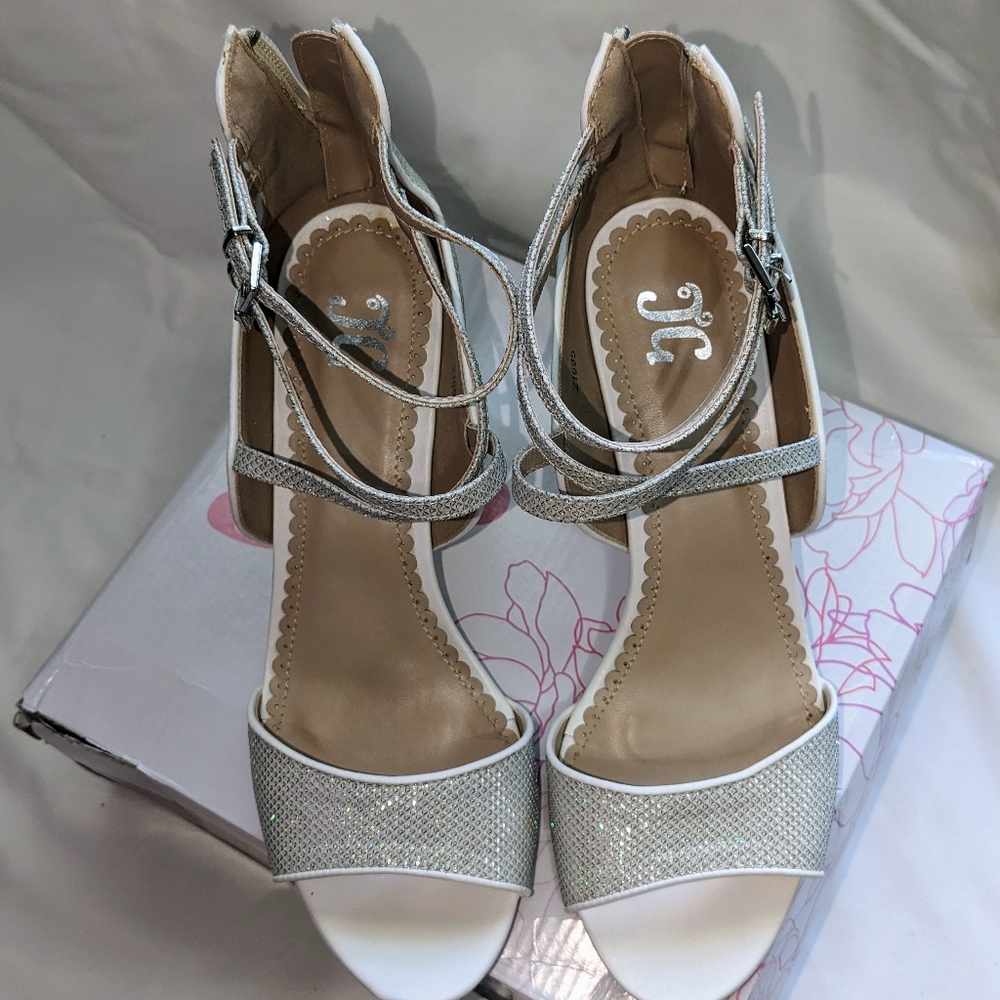 Womens Pearl White size 8 Journey Collection Bryce 3 inch Stiletto Heel